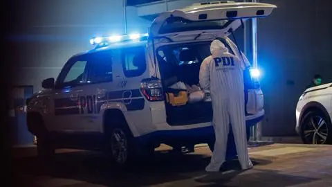 Dueño de botillería lucha por su vida tras brutal asalto a tiros en Talcahuano: delincuentes siguen prófugos