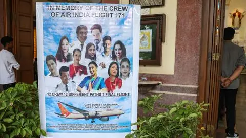 Caja negra del avión Air India reveló que piloto cortó el combustible de los motores tras despegar