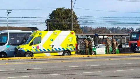 Mujer resulta con lesiones graves tras ser atropellada por un taxibús en Talcahuano