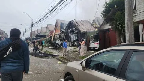 Casa explotó en Temuco y onda expansiva provocó graves daños a vecinos