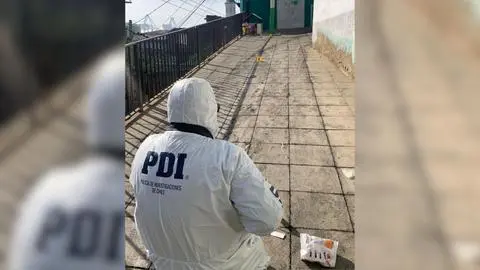 Joven muere baleado en Valparaíso tras quema de motos: Su hermano y presunto autor resultan heridos