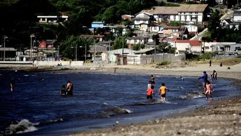 Talcahuano y Penco impulsan actualización de monitoreos tras alerta por contaminación fecal en borde costero