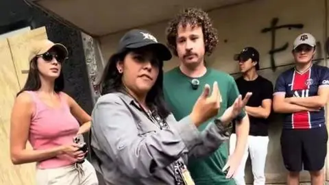 Luisito Comunica vivió tenso encontrón con una transeúnte en medio de grabación: Situación se hizo viral