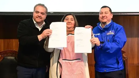 Municipalidad de Concepción, GORE y dirigentes dan primer paso para reconstruir Mercado Central