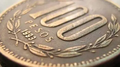 Con imagen y mensaje conmemorativo: Así se ve la nueva moneda de $100 que comenzará a circular en julio