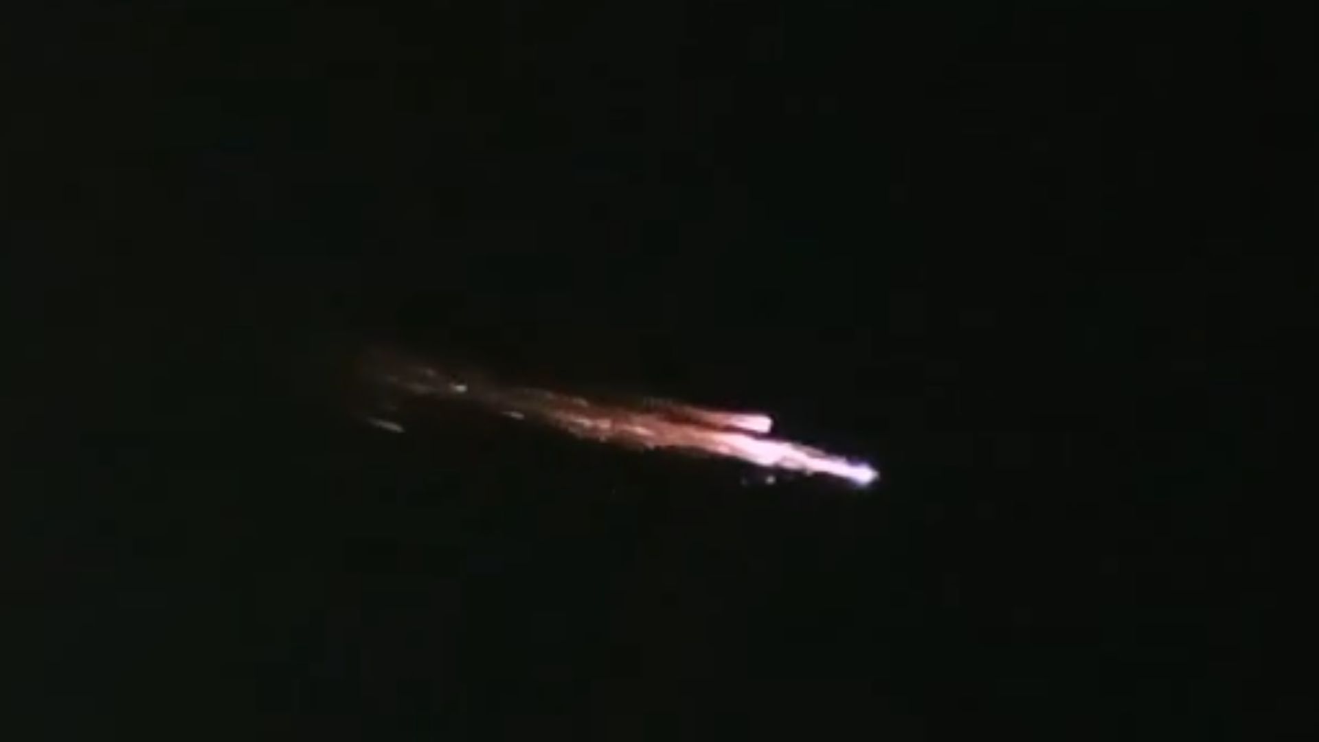 ¿Basura espacial o meteoritos? Astrónomo de la UdeC explica extraño fenómeno captado en los cielos del norte de Chile