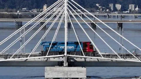 EFE Sur comenzó las pruebas de operación del nuevo puente ferroviario del Gran Concepción
