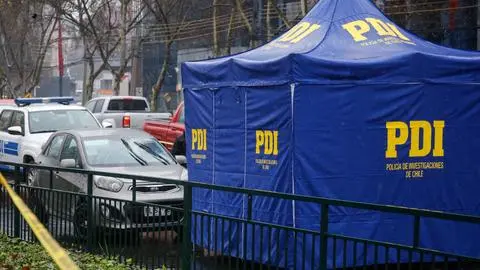 Trabajaba como repartidor de pan: Encuentran sin vida a un hombre de 30 años al interior de un vehículo en La Pintana