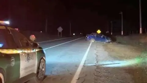 Camioneta volcó al chocar con una roca: Conductor de 59 años fallece tras sufrir grave accidente vehicular en Quirihue