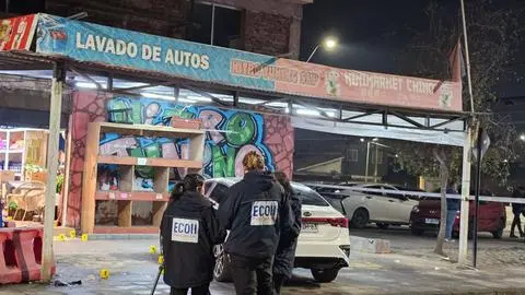 Joven transeúnte resultó herido: Hombre de 30 años muere tras ser baleado afuera de un local de lavado de autos en Lo Espejo