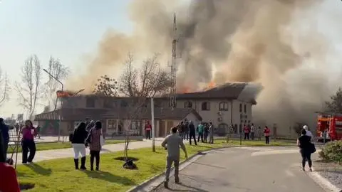 Incendio de grandes proporciones afectó a dependencias de la Municipalidad de Peñalolén