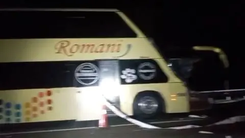 Pasajeros resultaron ilesos: Conductor de bus interurbano fallece tras colisión vehicular en la Ruta 5 a la altura de Canela