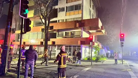 Incendio en céntrico departamento de Concepción provoca alarma entre los vecinos: Humo se veía a cuadras