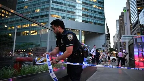 Tiroteo en Manhattan deja cinco muertos, incluido un policía y el autor del hecho