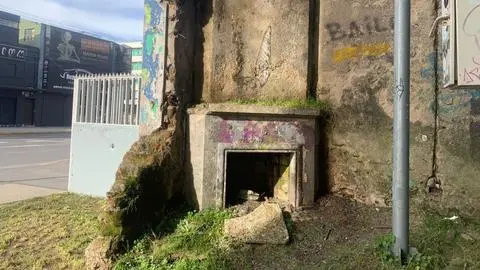 La desconocida ruina en plena vía pública del centro de Concepción: Está ligada a una empresa estatal