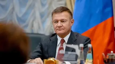 Ex ministro de Rusia es hallado muerto a horas de ser destituido: Medios estatales lo tildaron como un suicidio