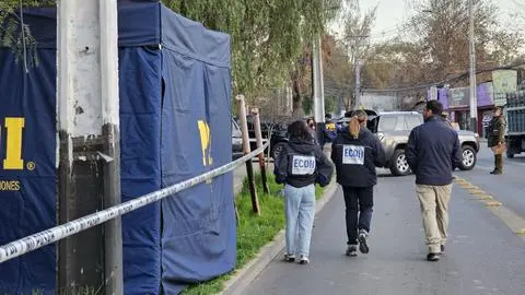 Nuevo homicidio en plena vía pública en la capital: Balean a hombre mientras caminaba en Recoleta