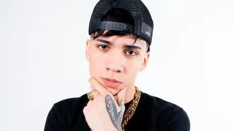 Afirman que popular cantante urbano quedó en prisión preventiva por presunta violación de menor de edad