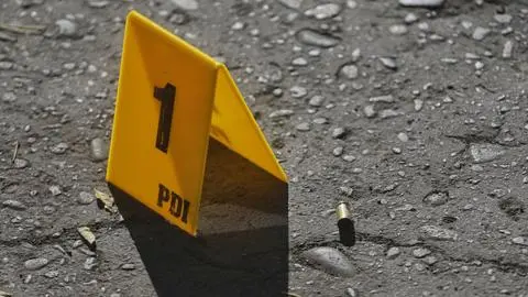 Sujeto muere abatido por Carabineros en medio de procedimiento por VIF: Bala hirió a uniformada en Puente Alto