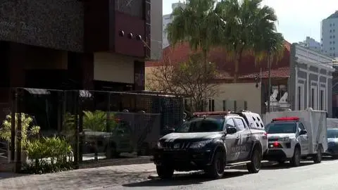 Niño vio sangre escurriendo por la pared y puso un femicidio-suicidio al descubierto en Brasil