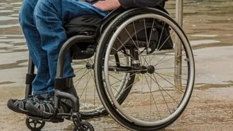 Hombre en silla de ruedas fue apuñalado al menos seis veces durante asalto en Talca