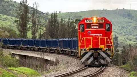 Puertos del Biobío recibirán inédita carga de Salmones a través del tren