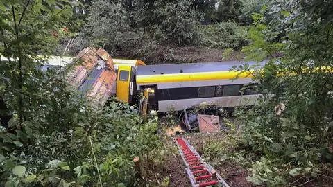 Múltiples heridos deja descarrilamiento de un tren de pasajeros en el sur de Alemania
