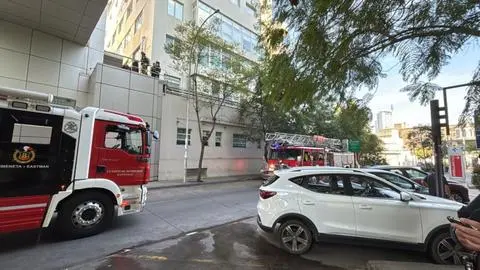Trabajador muere tras caída en Clínica Santa María: Realizaba limpieza de vidrios