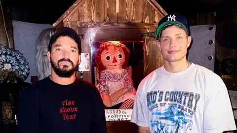 No le tiene miedo a la maldición: Conocido humorista estadounidense se convierte en el nuevo custodio de Annabelle