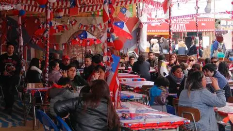 Restringen horario de fondas y ramadas para Fiestas Patrias 2025 en la Región del Biobío: por seguridad cerrarán temprano en 21 comunas