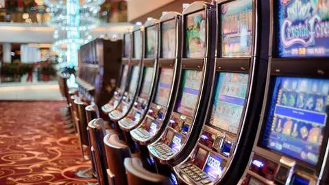 Servicio de Salud Concepción en el top 3: Contraloría detecta más de 13 mil funcionarios con licencia médica en casinos de juego
