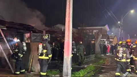 Madre y sus tres hijos fallecen en incendio que afectó a viviendas en Talca