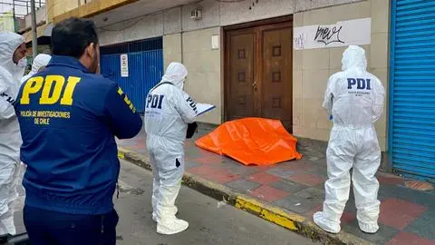 Hombre de 47 años muere tras ser apuñalado en reiteradas ocasiones en las afueras de la Seremi de Salud de Arica