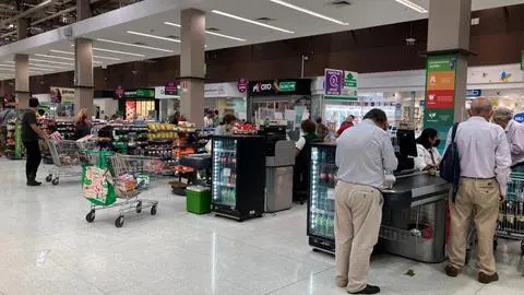 Así funcionarán supermercados y malls del Gran Concepción este viernes 15 de agosto feriado