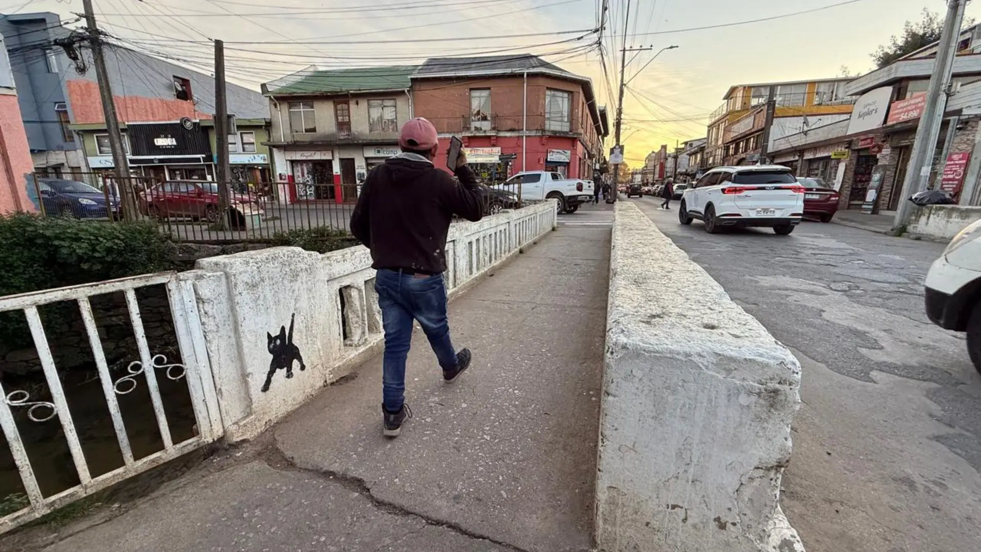 La curiosa historia del Puente de los Aburridos, el punto de encuentro más famoso de Tomé