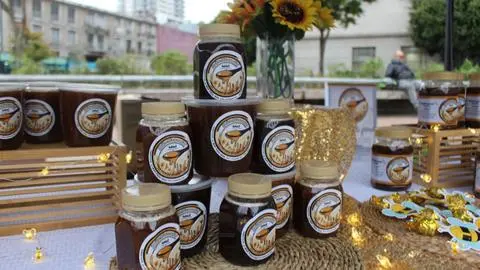 Concepción celebra el Día Nacional de la Miel con una feria llena de sabor en pleno centro de la ciudad