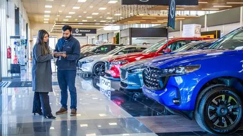 ¿Por qué agosto es el mes perfecto para comprar autos? Consejos imperdibles de automotora Sergio Escobar DercoCenter