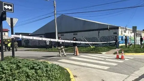 Paracaidista fallece tras caer en plena vía pública de Pichilemu: Su equipo presentó un desperfecto y no se activó