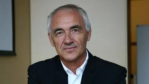 ¿Quién es Alfonso Vegara? El arquitecto español a cargo de la renovación de las 400 hectáreas de Huachipato