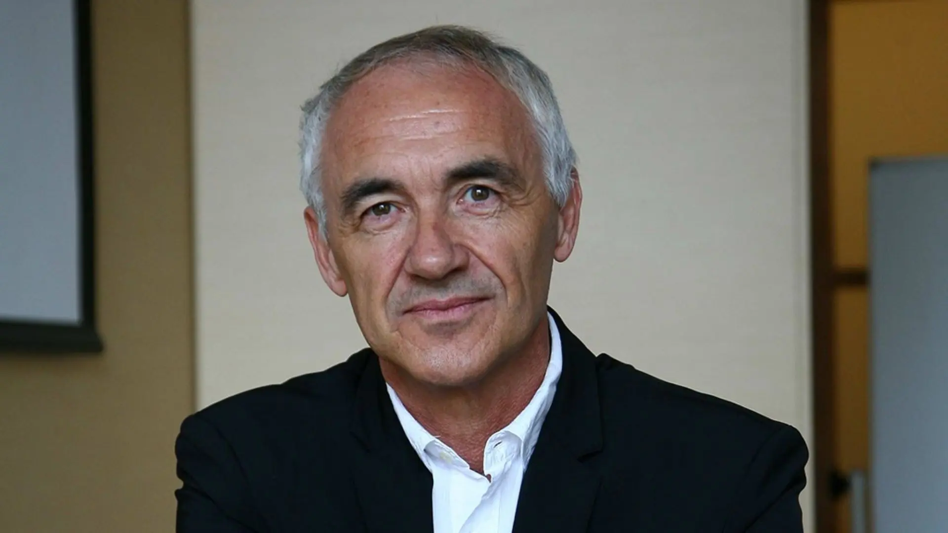 ¿Quién es Alfonso Vegara? El arquitecto español a cargo de la renovación de las 400 hectáreas de Huachipato