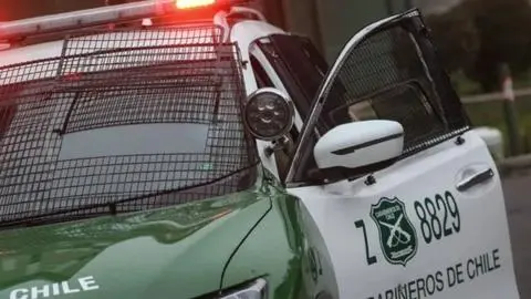 ¡Bomberos al rescate! Trabajadores de bencinera redujeron a sujeto que atacó y robó a colectivero en región del Biobío