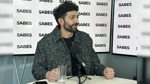 Marcos Ayala resignifica la oscuridad con el show “Tango y sombras” en Concepción