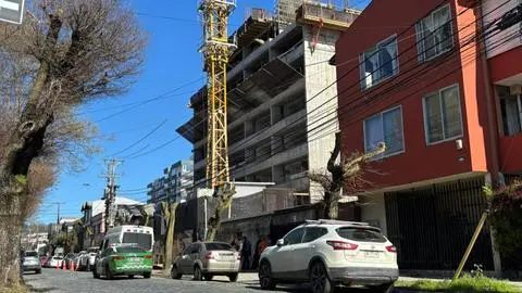 Trabajador fallece tras caer del piso 10 de un edificio en el centro de Concepción