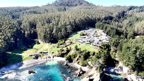 Vecinos de Caleta Perone en Hualpén están un paso más cerca de tener servicios básicos con la expropiación del terreno