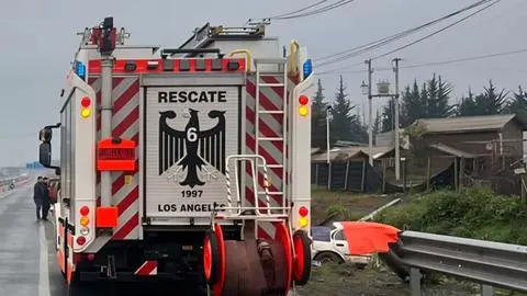 Accidente en ruta Los Ángeles–Nacimiento deja un fallecido y lesionados