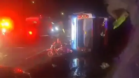Bus con 25 pasajeros volcó en ruta entre Talca y Constitución a la altura de San Javier