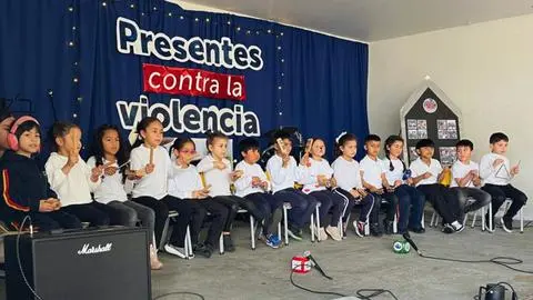 “Presentes contra la violencia”: jornada de reflexión para construir espacios seguros en los establecimientos educacionales