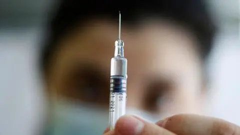 Vacuna rusa para combatir el cáncer comenzó ensayos clínicos en pacientes