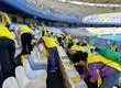 Jóvenes voluntarios llegan a pintar y limpiar el estadio Ester Roa Rebolledo en Concepción