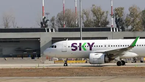 “Casi habíamos chocado”: Piloto de avión comercial evita colisión contra una avioneta en pleno descenso al aeropuerto de Chiloé